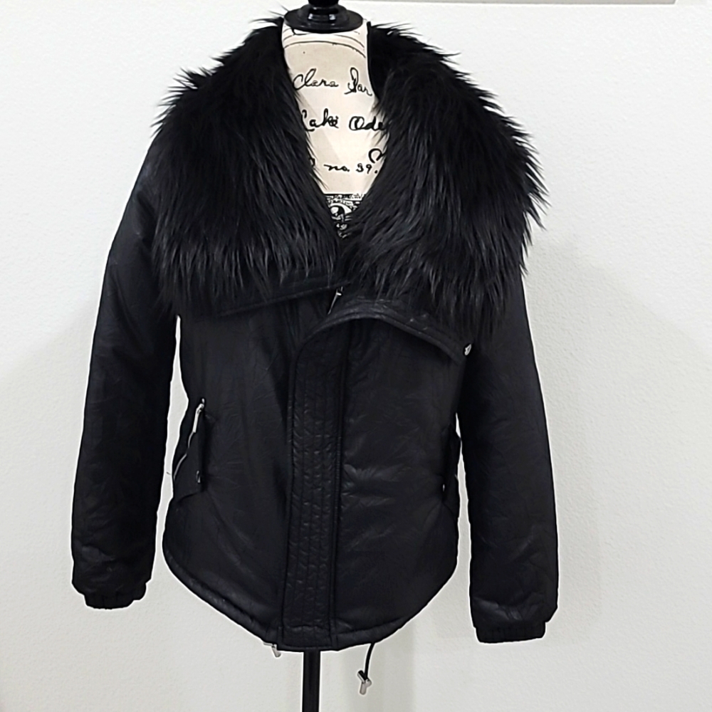 Micheal Kors Coat w Faux Fur Collar